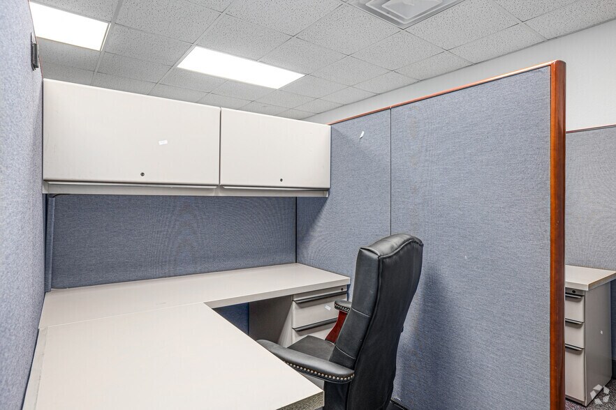 More Photos Of 2421 Wilcox Dr, Norman Office For Sale