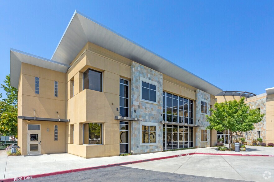 More Photos Of 7600-7604 N Palm Ave, Fresno Office For Lease