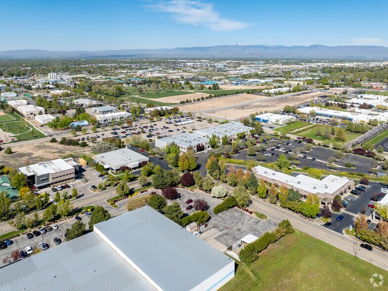 More Photos Of 651 S Stratford Dr, Meridian Office For Lease