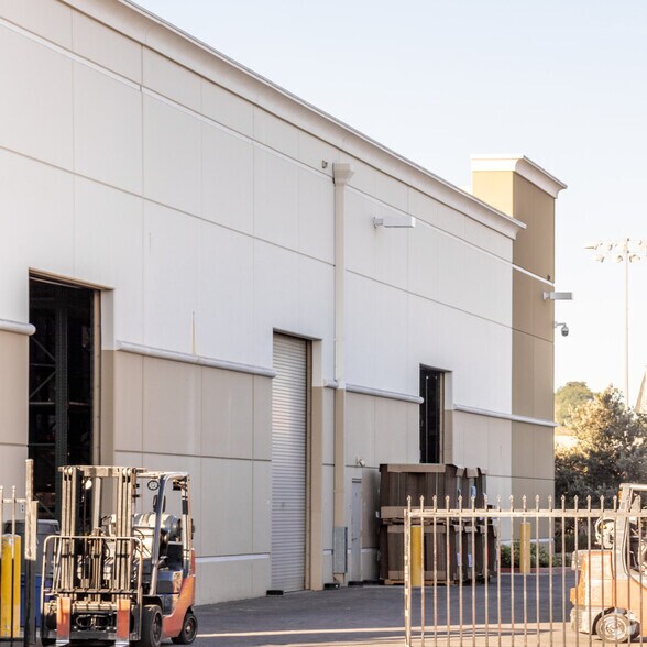 More Photos Of 1799 W 2nd St, Pomona Warehouse For Lease