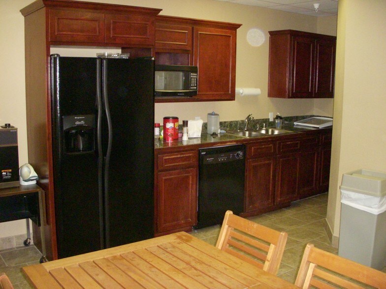 More Photos Of 428 Hemphill St, Fort Worth Distribution For Lease