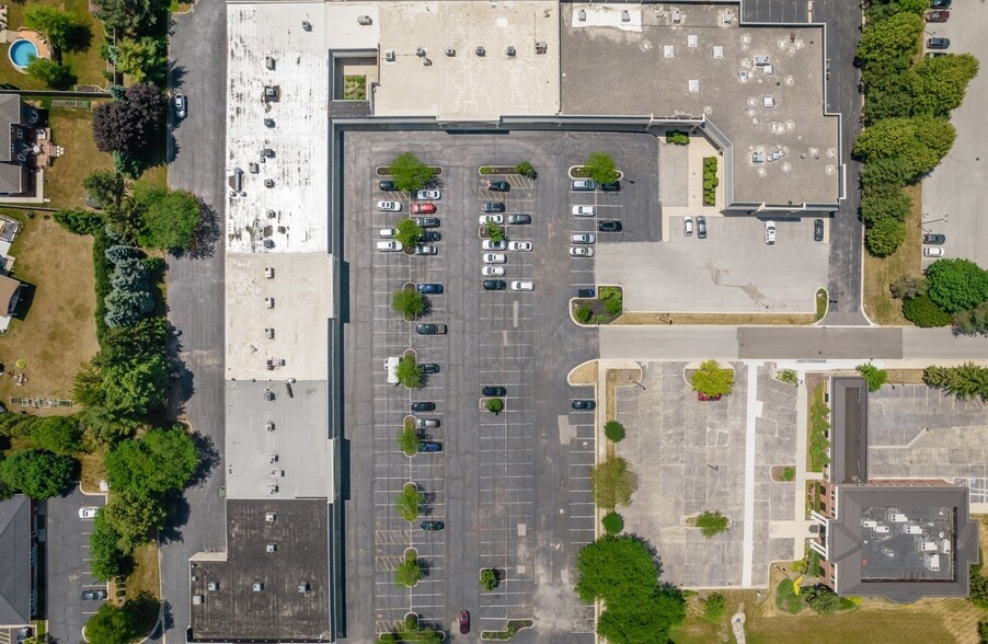 More Photos Of 152-166 S Bloomingdale Rd, Bloomingdale Unknown For Lease