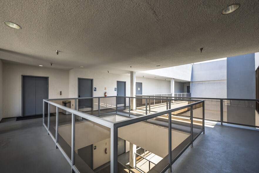 More Photos Of 5155 W Rosecrans Ave, Hawthorne Loft Creative Space For Sale