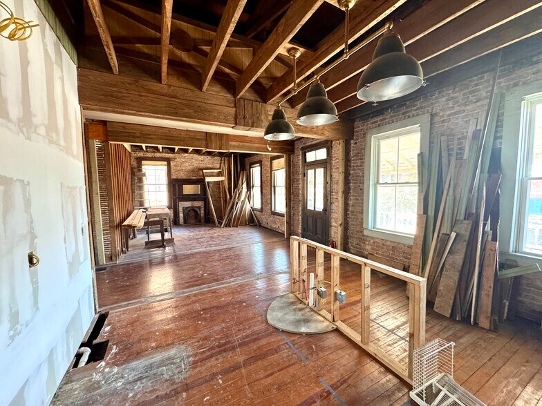 More Photos Of 2720 Cleveland St, Elloree Storefront Retail Residential For Sale