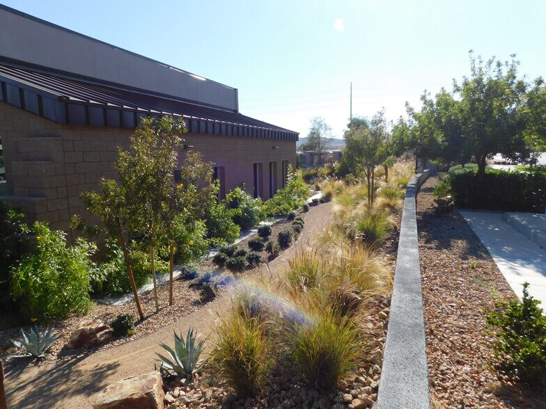 More Photos Of 10595 Discovery Dr, Las Vegas Storefront For Sale