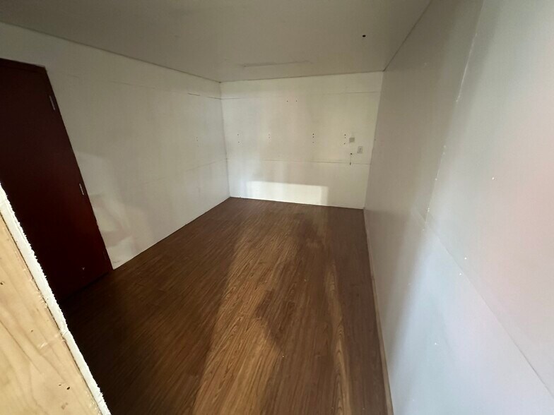 More Photos Of 9775 Industrial Drive: Unit 108, Horace Flex For Lease