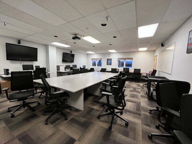 More Photos Of 4000 W 50th Ave, Anchorage Warehouse For Sale