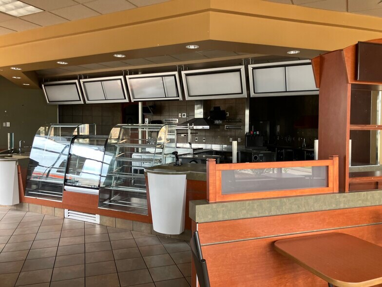 More Photos Of 772 W Bay St, East Tawas Restaurant For Sale