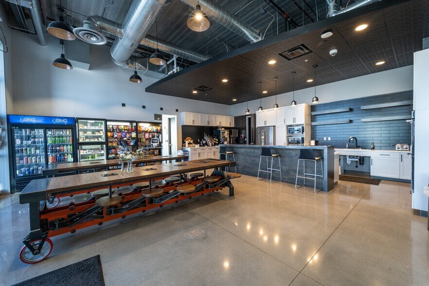 More Photos Of 3285 47th St S, Fargo Office For Sale