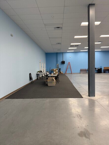 More Photos Of 2510 51st Ave E, Palmetto Warehouse For Lease
