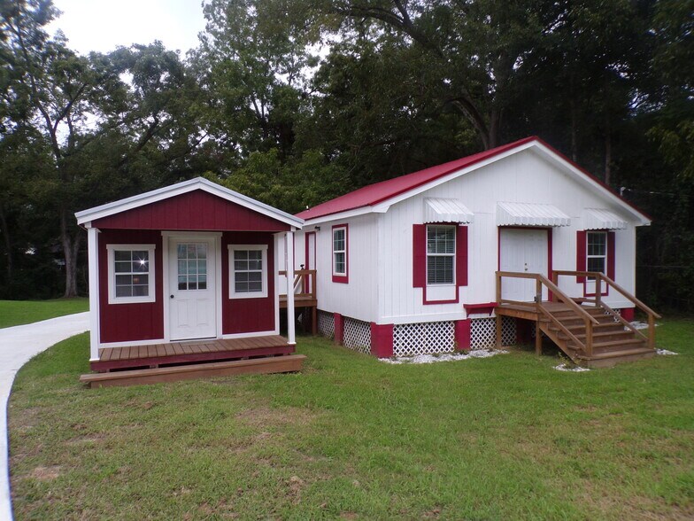 More Photos Of 450 S Oak St, Jackson Storefront Retail Office For Sale