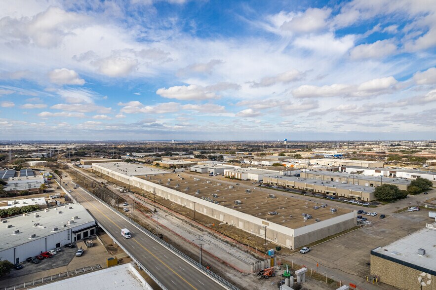 More Photos Of 4040-4130 Lindbergh Dr, Addison Distribution For Lease