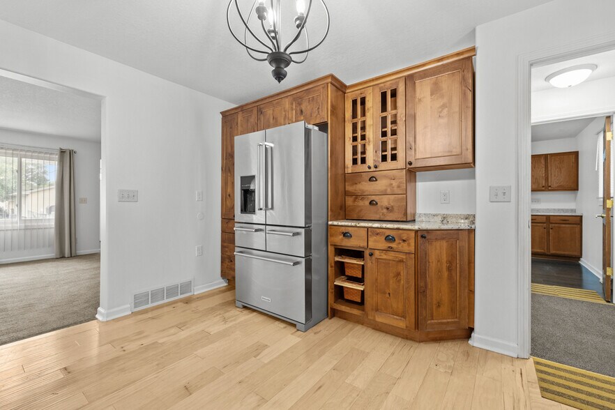 More Photos Of 118 21st St NW, Minot Multifamily For Sale