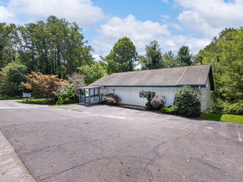 More Photos Of 1001 Greenville Hwy, Hendersonville Medical For Lease