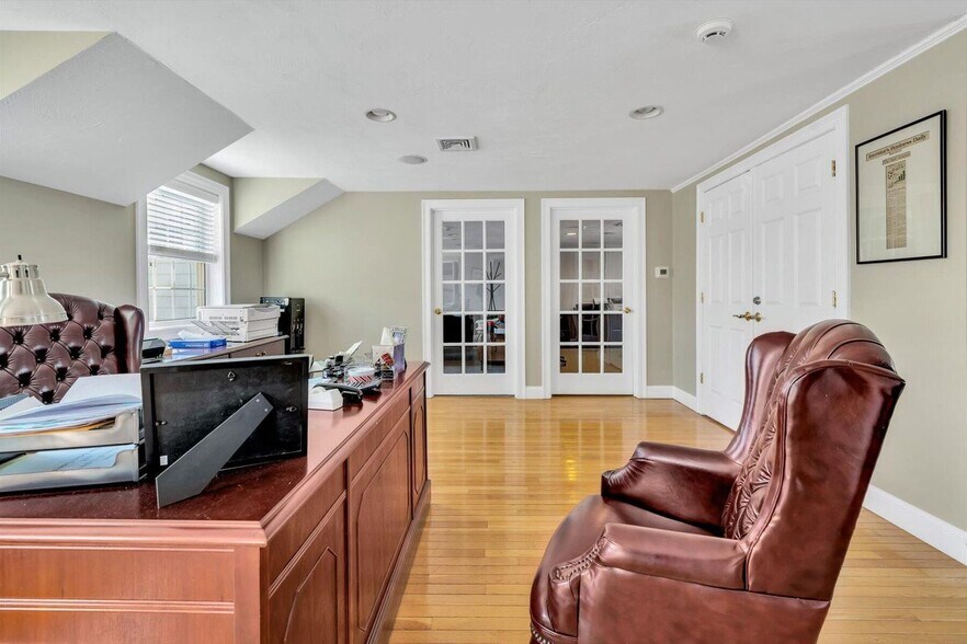 More Photos Of 804 Main St, Osterville Office Residential For Sale