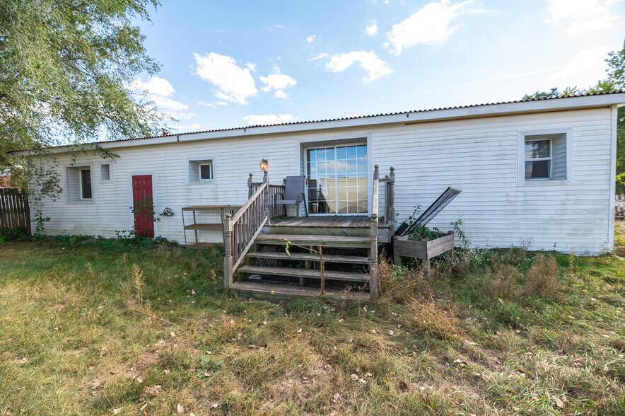 More Photos Of 3905 32nd St, Port Huron Truck Terminal For Sale