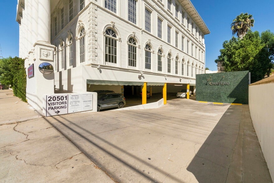 More Photos Of 20501 Ventura Blvd, Woodland Hills Office For Lease