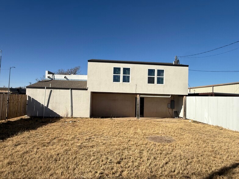 More Photos Of 218 Main St, Idalou Storefront Retail Office For Sale