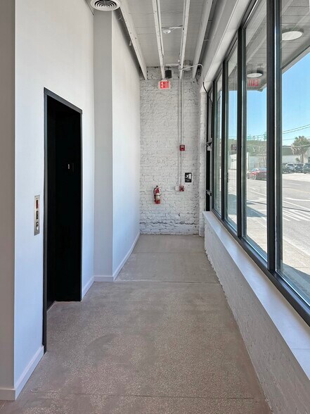 More Photos Of 1600 Prudential Dr, Jacksonville Loft Creative Space For Sale