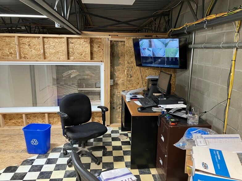 More Photos Of 74 N Washington St, Oxford Freestanding For Sale