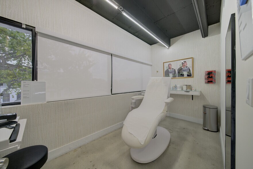 More Photos Of 2455 SW 27th Ave, Miami Medical For Lease