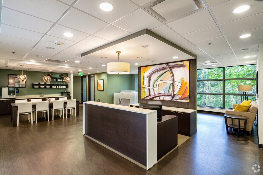 More Photos Of 41000 Woodward Ave, Bloomfield Hills Office For Lease
