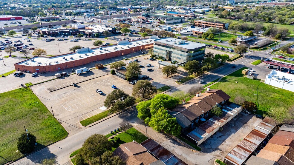 More Photos Of 3200 W Pleasant Run Rd, Lancaster General Retail For Lease