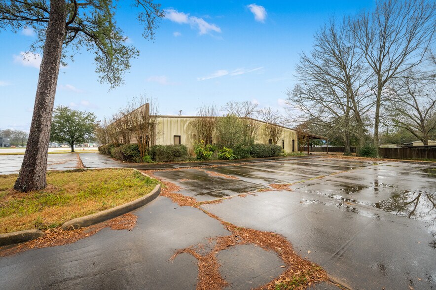 More Photos Of 12334 US-165, Glenmora Office For Sale