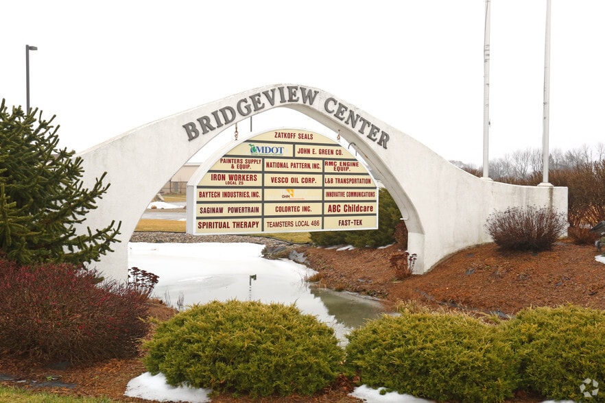 More Photos Of 820 Bridgeview N, Saginaw Office For Sale