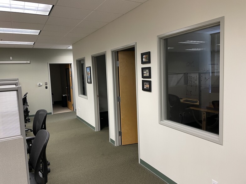 More Photos Of 7555 Falcon Crest Dr, Redmond Office Residential For Lease