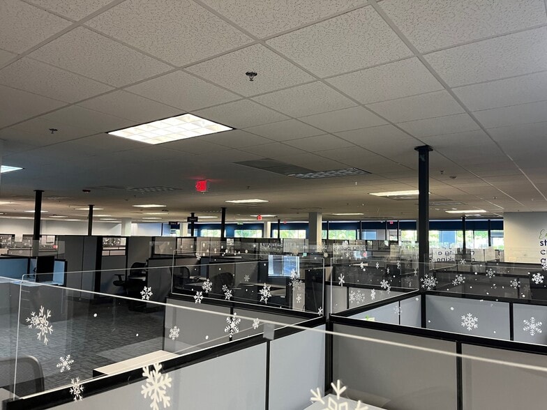 More Photos Of 3200 Gateway Centre Blvd, Morrisville Industrial For Lease