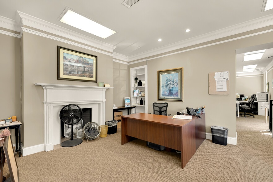 More Photos Of 228 S Washington St, Alexandria Loft Creative Space For Sale