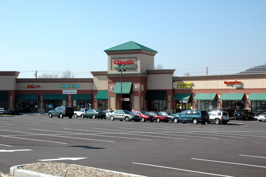 More Photos Of 1209-1279 Main St, Imperial General Retail For Lease