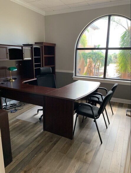 More Photos Of 9681 Gladiolus Dr, Fort Myers Office For Lease