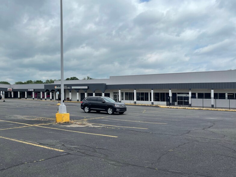 More Photos Of 430-488 Marshall St, Coldwater Unknown For Lease