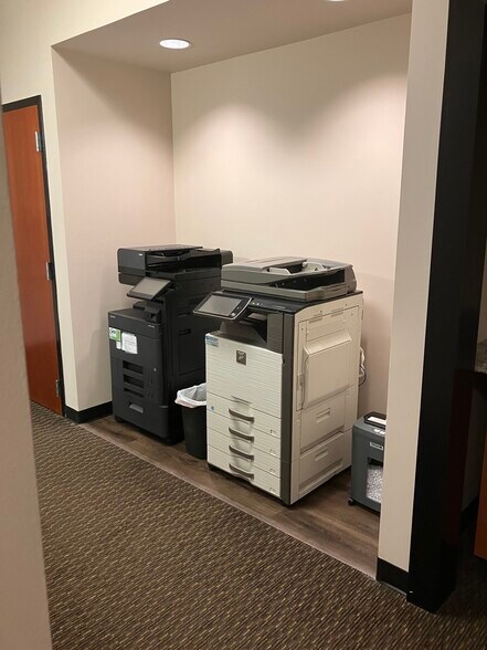 More Photos Of 8115 Isabella Ln, Brentwood Loft Creative Space For Lease