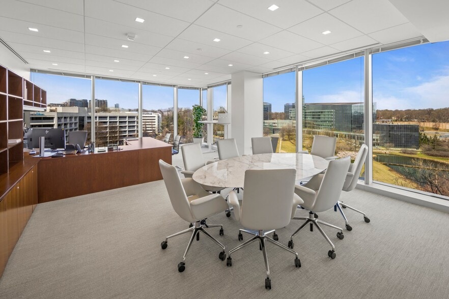 More Photos Of 7940 Jones Branch Dr, McLean Office For Lease