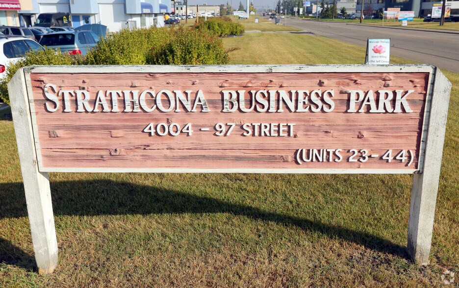 More Photos Of 4004 97th St NW, Edmonton Flex For Lease