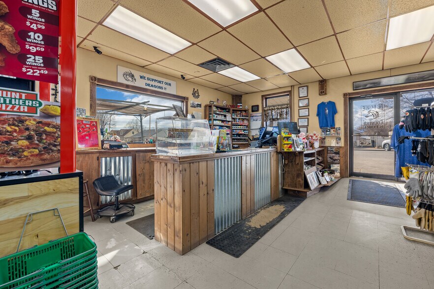 More Photos Of 320 Minter Ave, De Beque Convenience Store For Sale