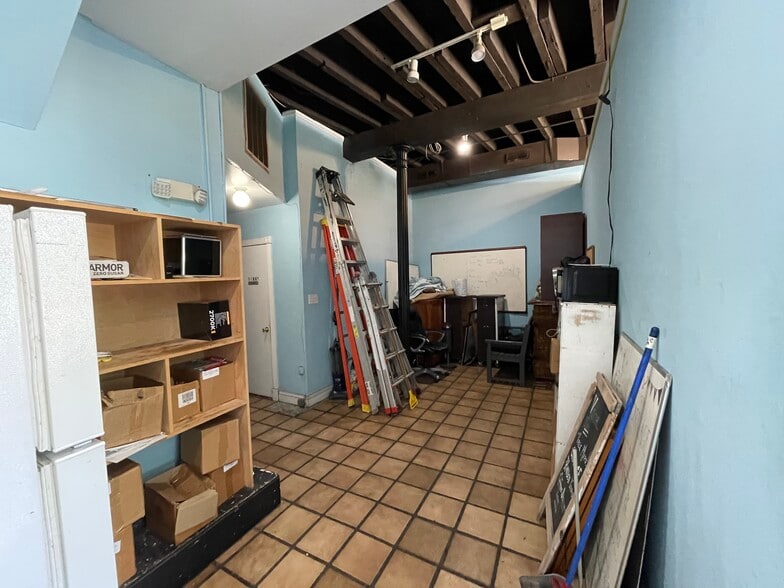 More Photos Of 231 Meeting St, Charleston Storefront Retail Office For Lease