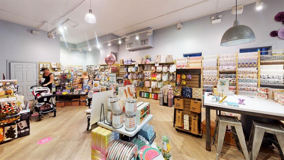 More Photos Of 3541-3543 N Southport Ave, Chicago Storefront Retail Residential For Sale