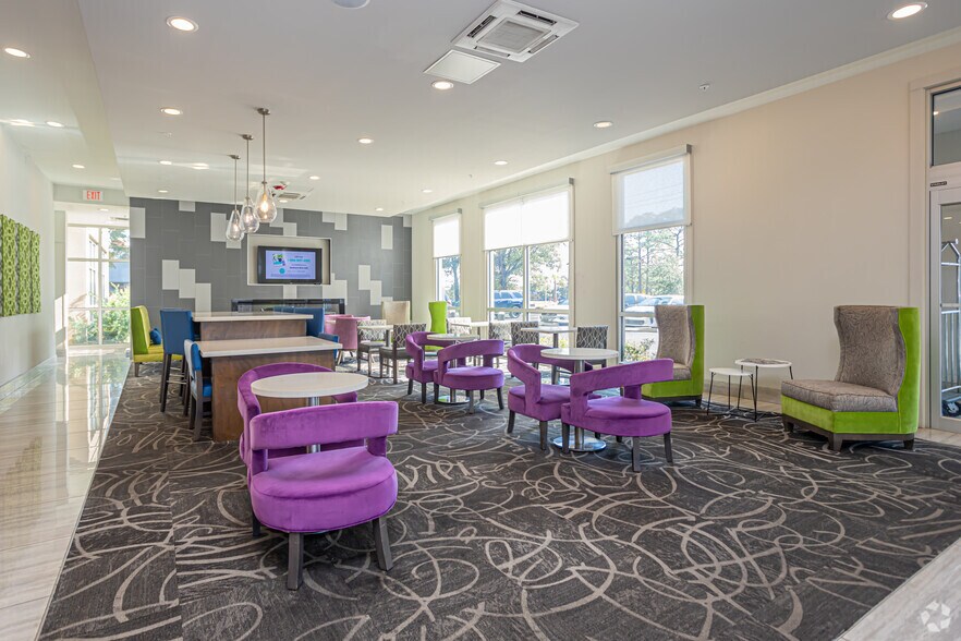 More Photos Of 3650 Airport Blvd, Mobile Hotel For Sale