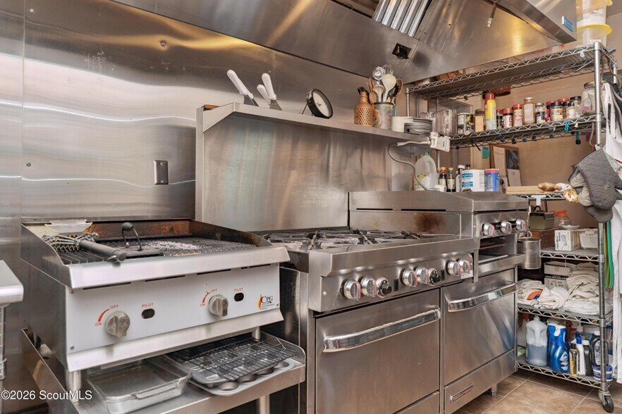 More Photos Of 1908 Gloucester St, Brunswick Restaurant For Sale