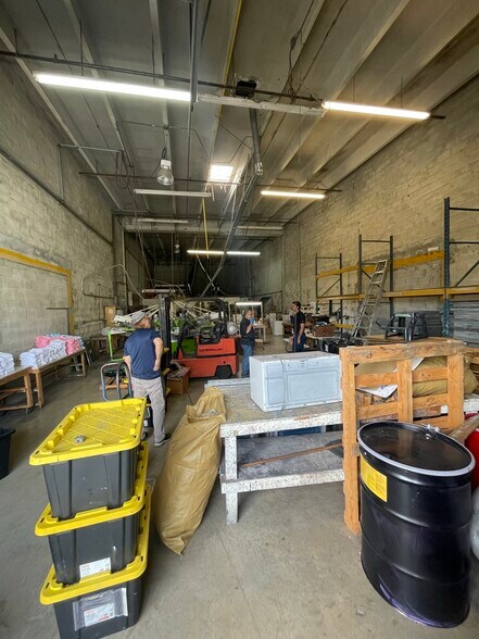 More Photos Of 5512 NW 161st St, Miami Lakes Warehouse For Lease