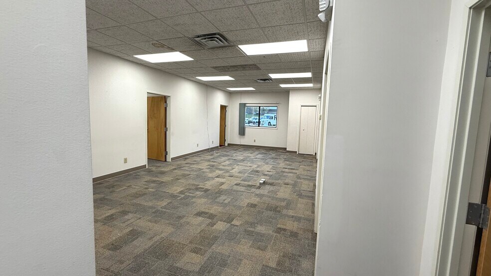 More Photos Of 615 Commerce Rd, Richmond Office For Lease