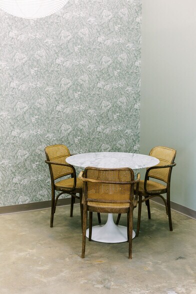More Photos Of 3500-3504 7th Ave S, Birmingham Coworking Space