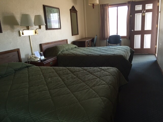 More Photos Of 100 Silver St, Hurley Hotel For Sale