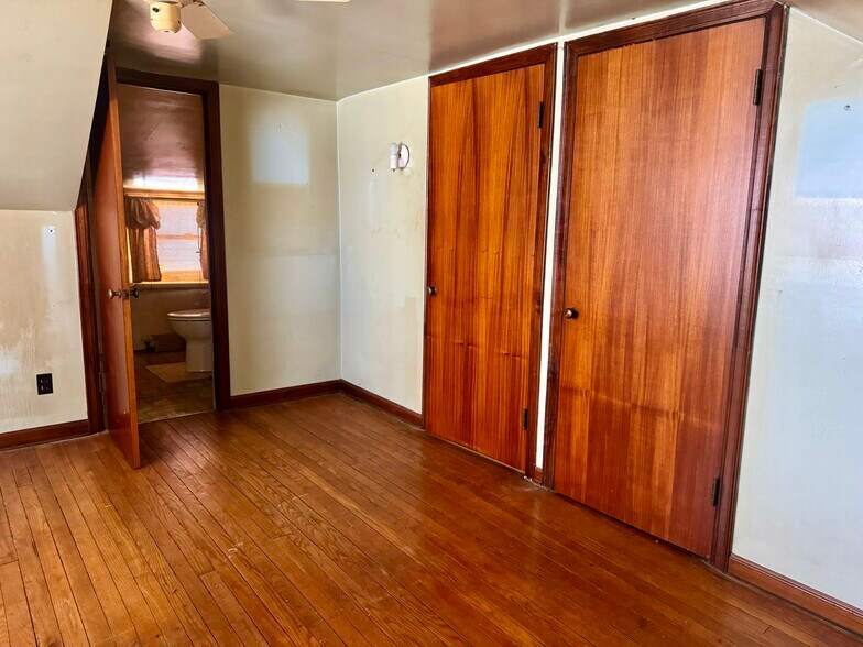 More Photos Of 374 Niles Cortland Rd SE, Warren Specialty For Sale