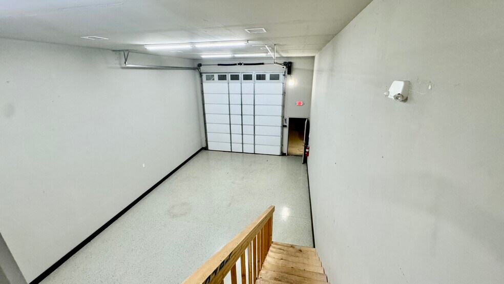 More Photos Of 308 W State Highway 152, Mustang Light Distribution For Lease