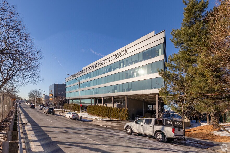 More Photos Of 16-16 Whitestone Expy, Flushing Office For Lease